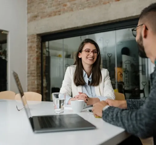 Colaborar en entrevistas y encuestas