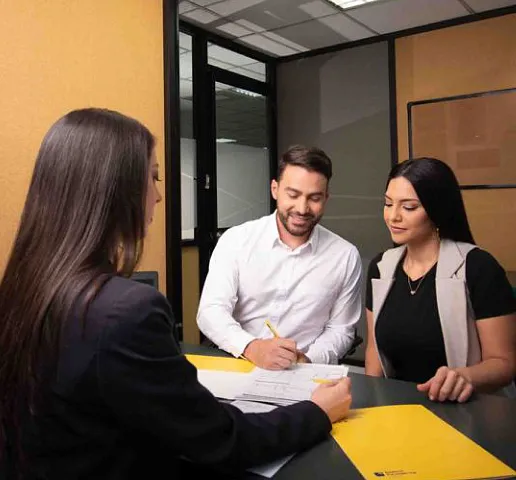 Servicios bancarios especializados disponibles en agencias bancarias