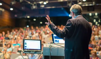 Asiste a eventos empresariales para hacer crecer tu negocio