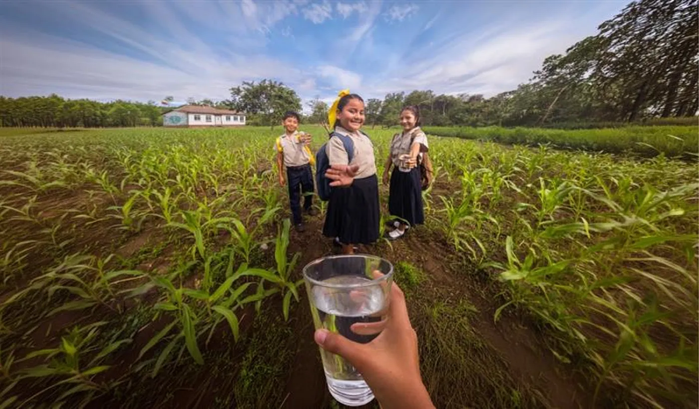 Sumar Juntos de Banco Pichincha dota de agua potable a poblaciones rurales de Ecuador
