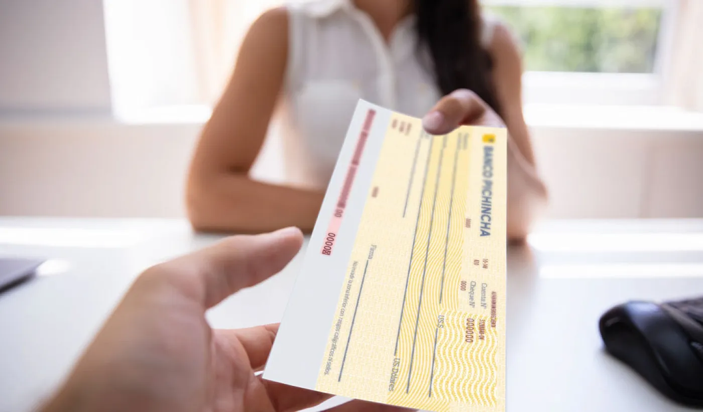 Cómo endosar un cheque: paso a paso para no cometer errores