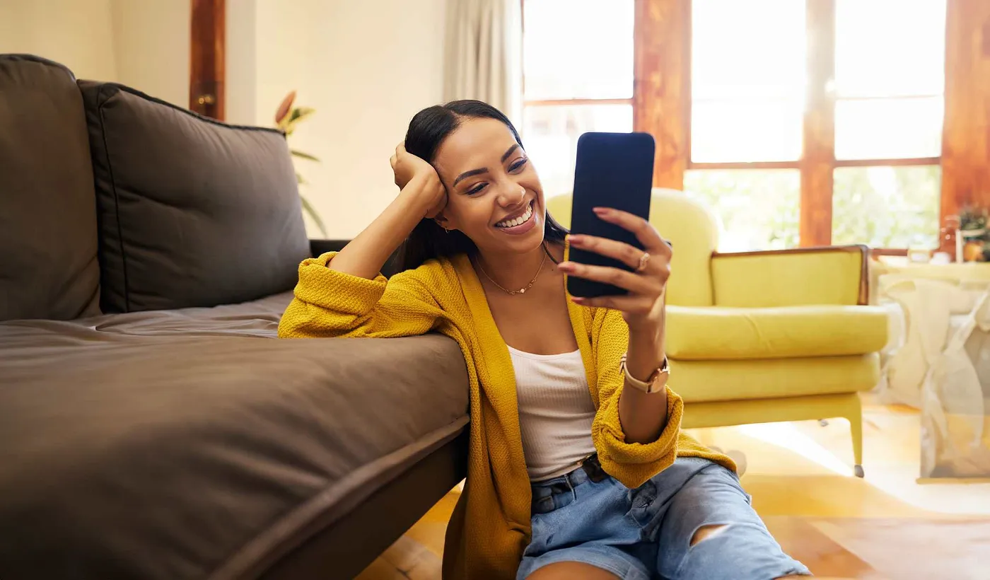 5 razones para cambiar la agencia por Banca Móvil, Banca Web y WhatsApp